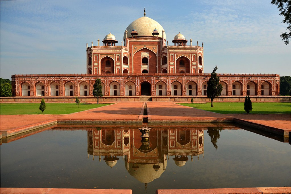 Discover 6 of the best historical monuments in Delhi.