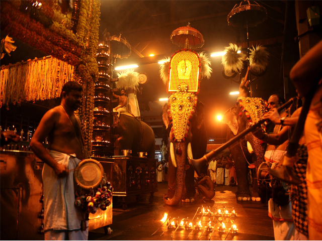 Guruvayoor Temple scenes