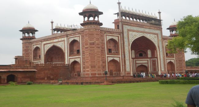 agra fort taj mahal