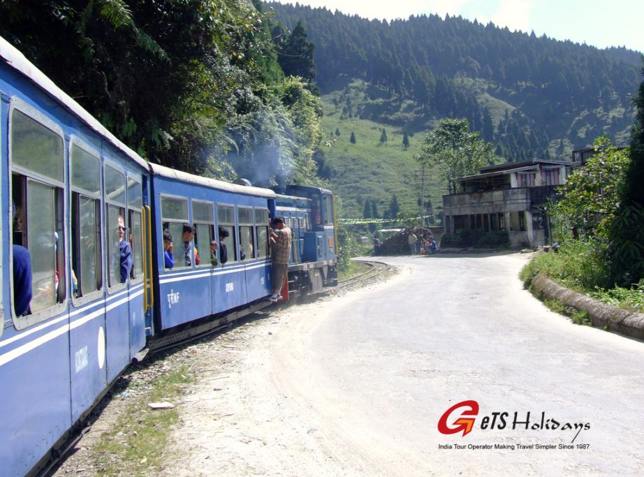 toy train rides in Darjeeling India