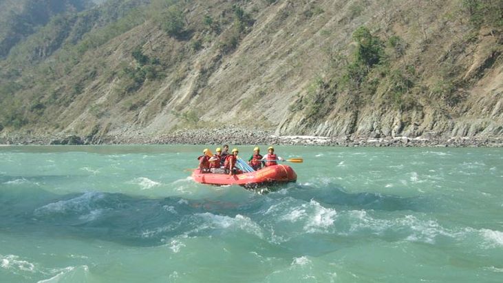 white water rafting in rishikesh