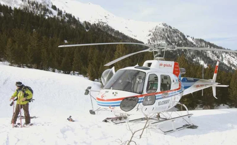 Kashmir offers Heli-Skiing “Be the part of the extreme group”