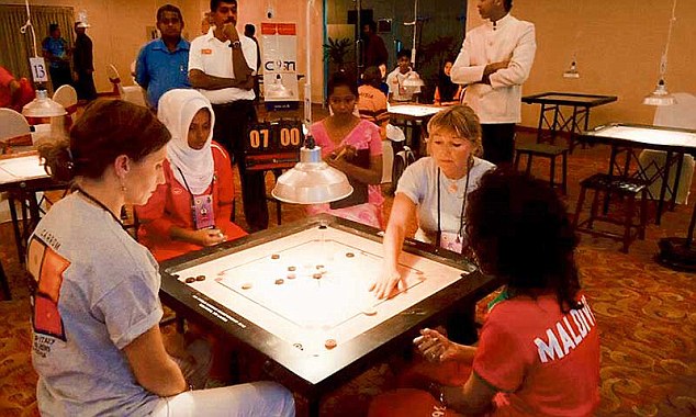 Art of playing Carrom