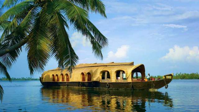 Houseboats-at-Kerala-Backwaters