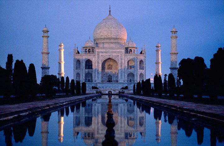 Taj-Mahal-at-Night