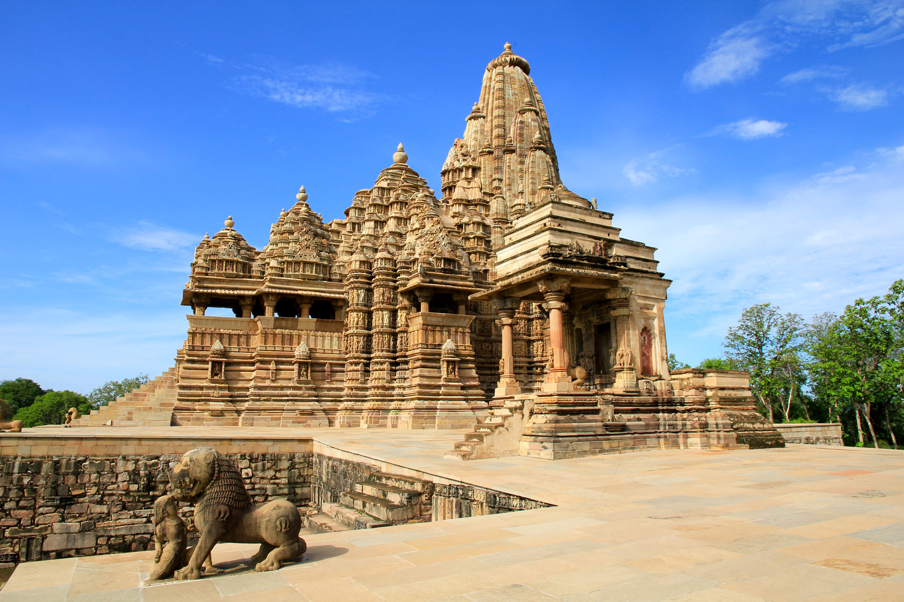 indian-monument-attractions-khajuraho-temple