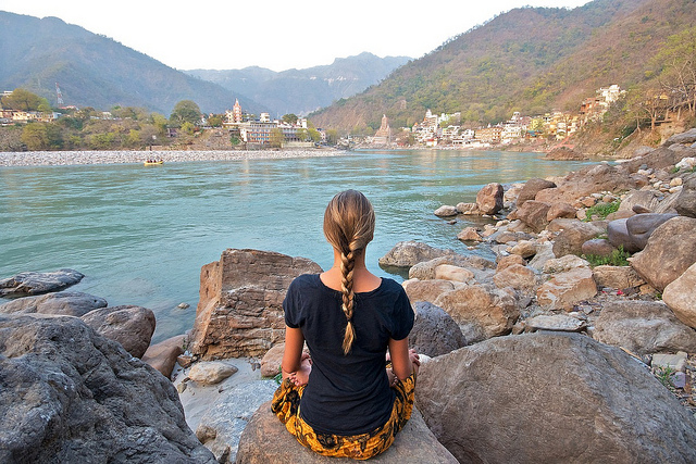 yoga-meditation-rishikesh-india-20140620141740