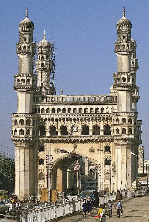 A Beginner’s Travel Guide to India - Charminar