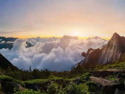 Capture Sunrise at Top Station