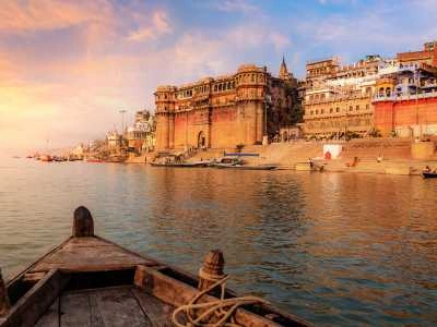 Varanasi, Uttar Pradesh – Spiritual Glow on the Ganges