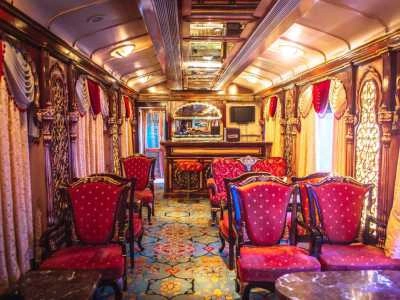 Why Choose the Golden Chariot Train