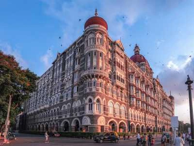 Experience the Backdrop of Bollywood in Mumbai