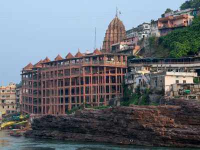 Omkareshwar Jyotirlinga – Mandhata Island, Madhya Pradesh